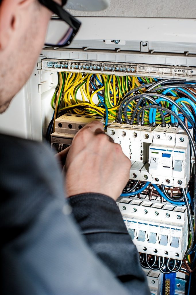 تکنسین الکترونیک